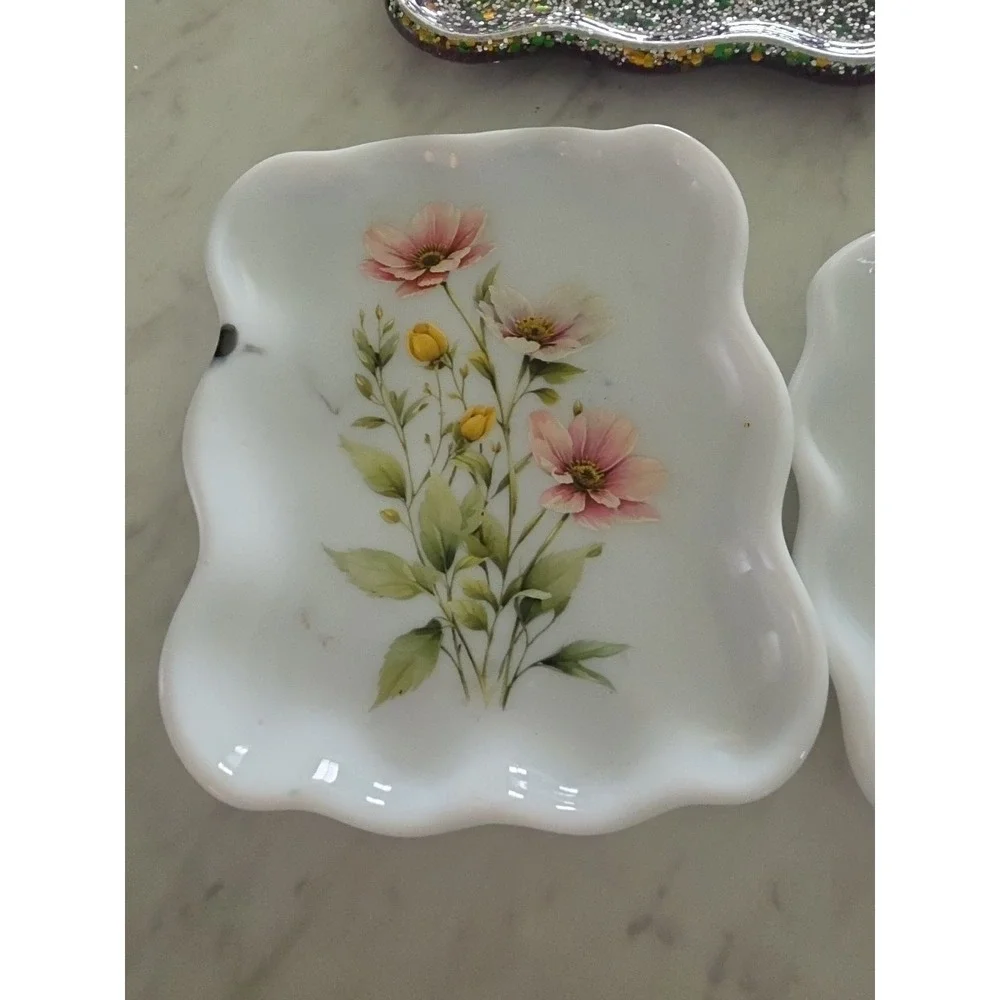 Handmade  Resin  Wavy Edge Plates